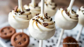 Bake Cookies & Cream Cake Pops Delightfully